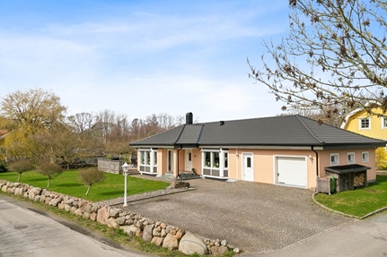 Villa i Kärradal, Varberg, Kärra Bygata 6B
