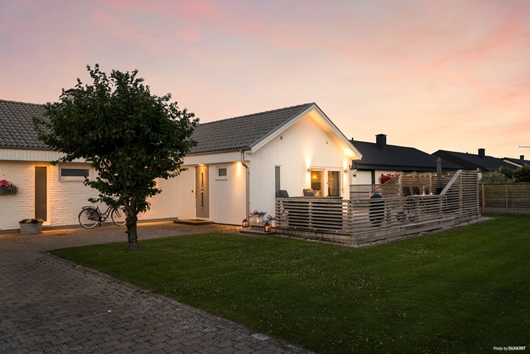 Villa i Karlberg, Varberg, Halland, Smörblommestigen 24