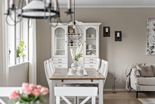 Radhus i Lena/Östadkulle, Alingsås, Västra Götaland, Vårgårda, Furulundsvägen 2B