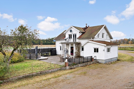 Villa i Lena/Östadkulle, Alingsås, Västra Götaland, Vårgårda, Östadkulle Östad nordgård