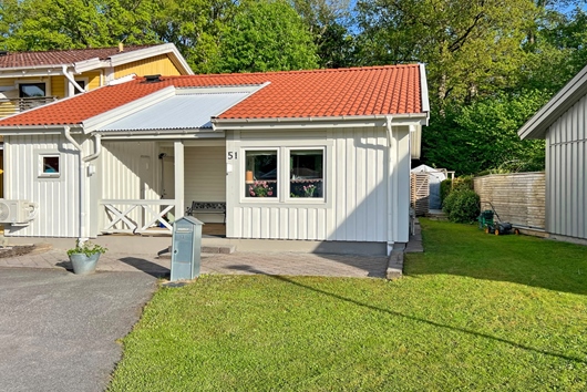 Radhus i Östra Ängabo, Alingsås, Västra Götaland, Odengatan 51