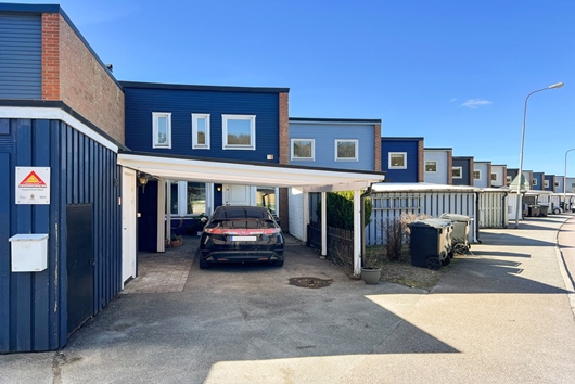 Radhus i Nolby, Alingsås, Västra Götaland, Skolgatan 28C