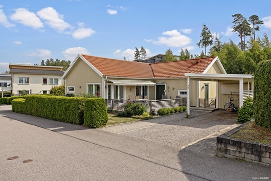 Villa i Stadsskogen, Alingsås, Västra Götaland, Grankullegatan 50