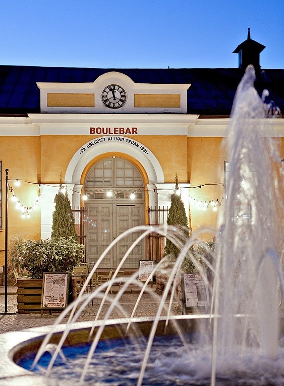 33