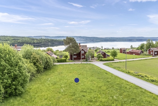 Tomt i Vikarbyn, Dalarna, Rättvik, efter Strandvägen