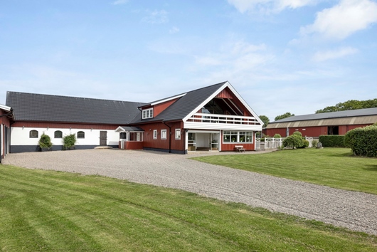 Gods och gårdar i Hov, Båstad, Skåne, Svenstadsvägen 260