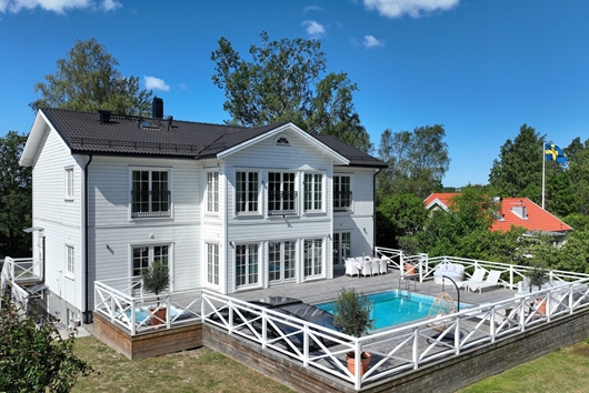Villa i Viggbyholm sjösidan, Täby, Stockholm, Värtavägen 34