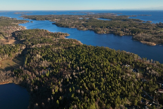 Tomt i Yxlan, Stockholm, Norrtälje, Yxlöbergsvägen 92-94-96