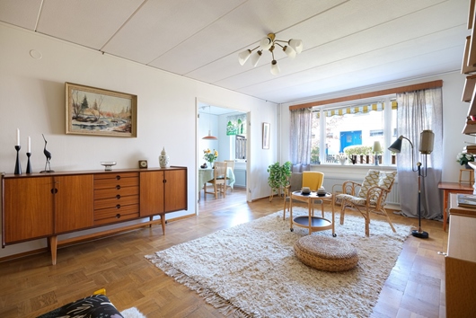 Radhus i Fårdala, Tyresö, Stockholm, Akvarievägen 86