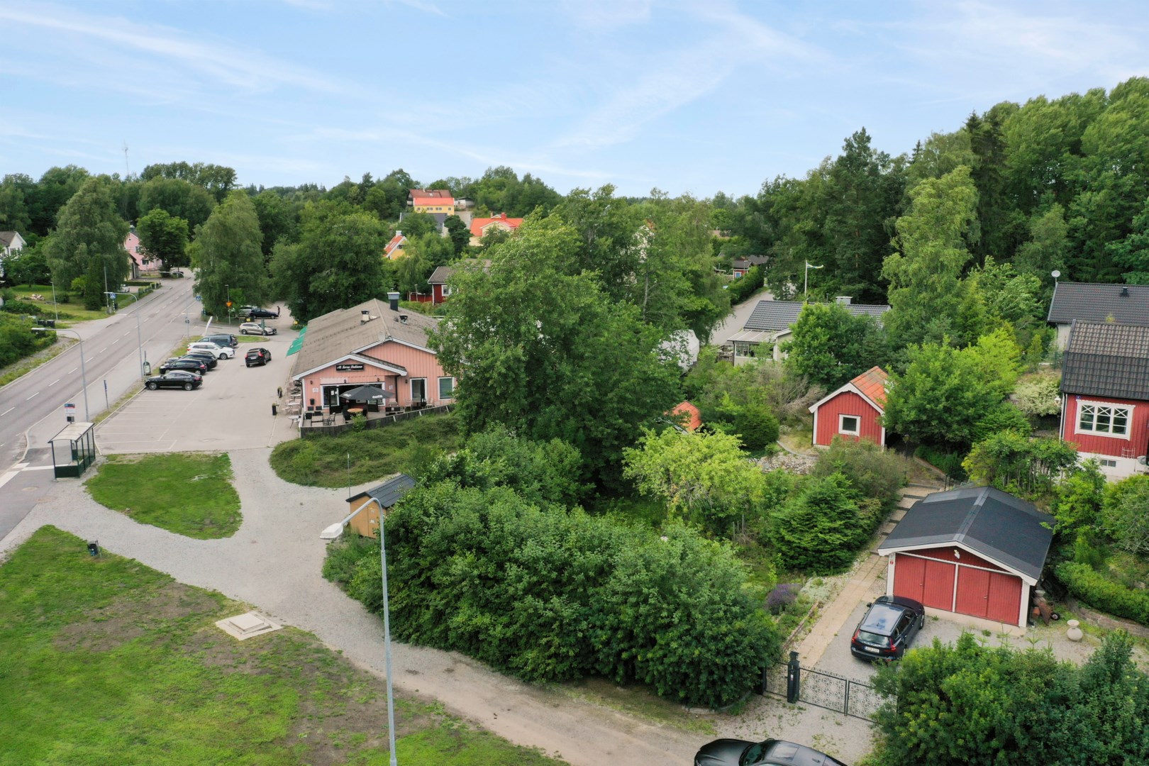 Tomt i Pershagen, Södertälje kommun, Sverige, Bränningestrandsväge
