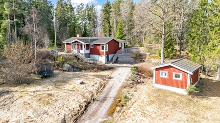 Villa i Järlåsa, Slingervägen 1