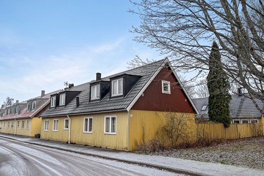 Radhus i Norby, Uppsala, Malma ringväg 70A