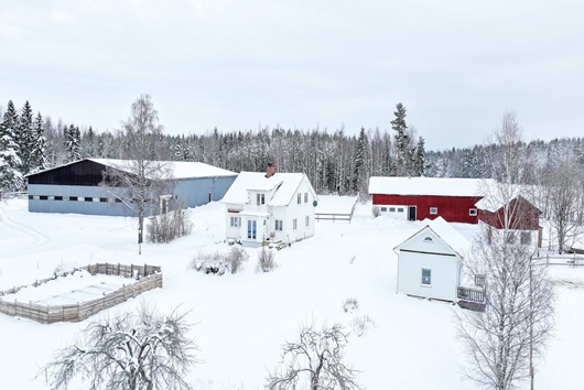 Gods och gårdar i Östervåla, Uppsala, Heby, Åby 127