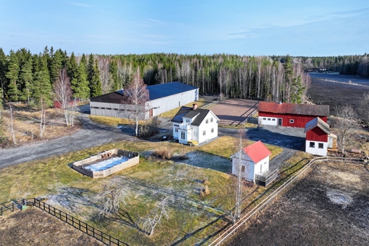 Gods och gårdar i Östervåla, Uppsala, Heby, Åby 127