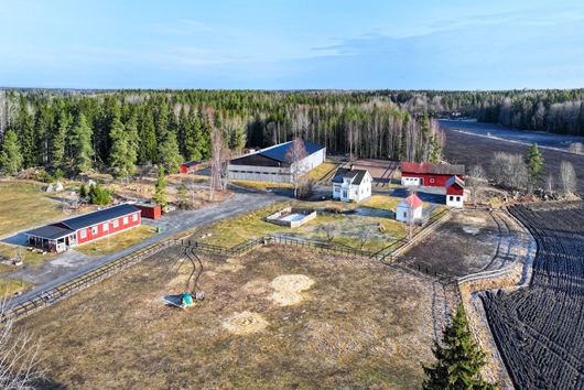 Gods och gårdar i Östervåla, Uppsala, Heby, Åby 127