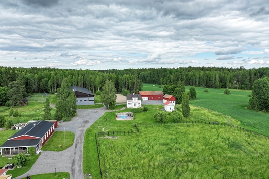 Gods och gårdar i Östervåla, Uppsala, Heby, Åby 127