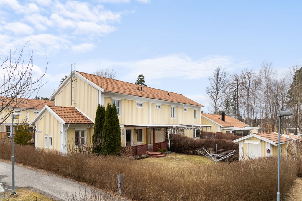 Bostadsrätt i Rimbo - Västertorp, Rimbo, Sverige, Skogsfruvägen 30