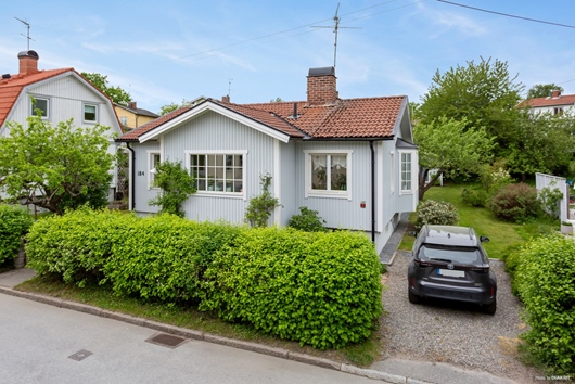 Villa i Mälarhöjden, Hägersten, Stockholm, Sankt Mickelsgatan 184