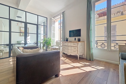 Ägarlägenhet i Unknown, Provencealpescote dazur, Alpesmaritimes, Charmig och totalrenoverad 3:a