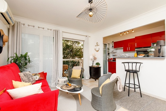 Ägarlägenhet i Juan-les-Pins, Antibes, Provencealpescote dazur, Alpesmaritimes, Charmig etta med kokvrå och ba