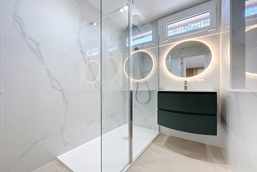 Ägarlägenhet i Antibes, Provencealpescote dazur, Alpesmaritimes, Stilren 3:a med terrass i cent