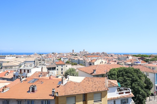 Ägarlägenhet i Antibes, Provencealpescote dazur, Alpesmaritimes, Stilren 3:a med terrass i cent