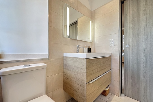 Ägarlägenhet i Juan-les-Pins, Antibes, Provencealpescote dazur, Alpesmaritimes, Ljus 3-rumslägenhet högst upp