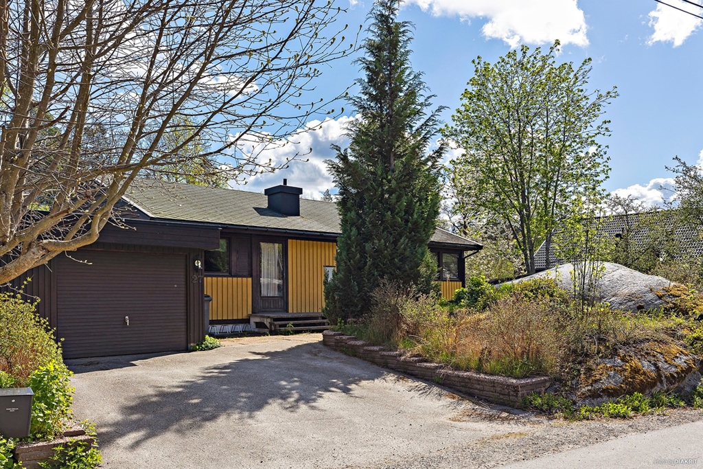 Villa i Trollbäcken, Tyresö, Sverige, Jättevägen 27