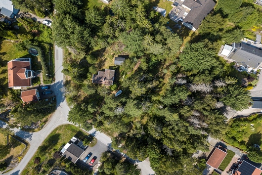 Tomt i Trollbäcken, Tyresö, Stockholm, Husarvägen 9