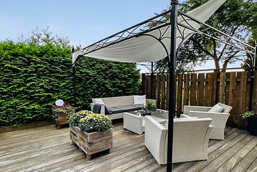 Radhus i Bollstanäs, Upplands Väsby, Stockholm, Ljungvägen 128