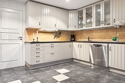 Radhus i Vilunda, Upplands Väsby, Stockholm, Björkvallavägen 95